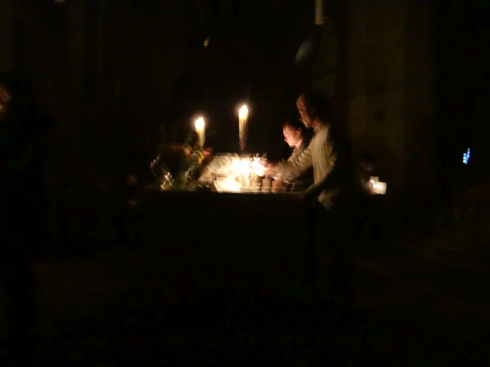 Lichterfeier am Altar