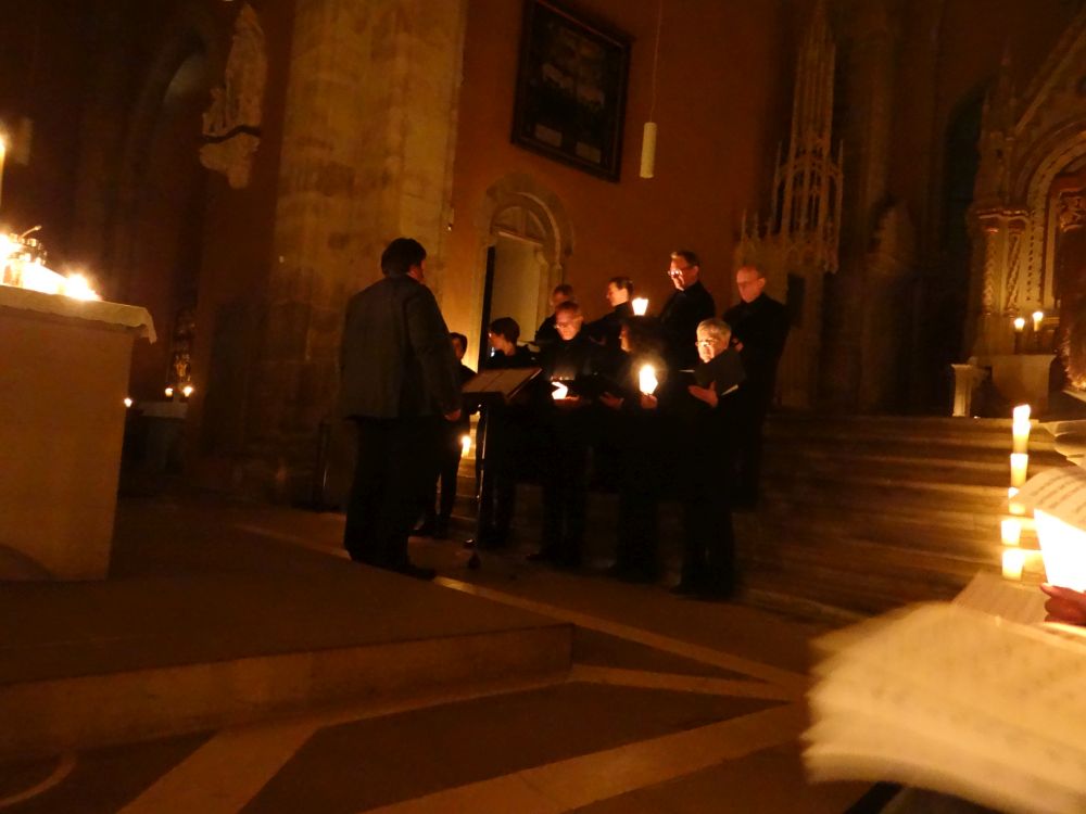 Die Kantorei singt in der Kirche